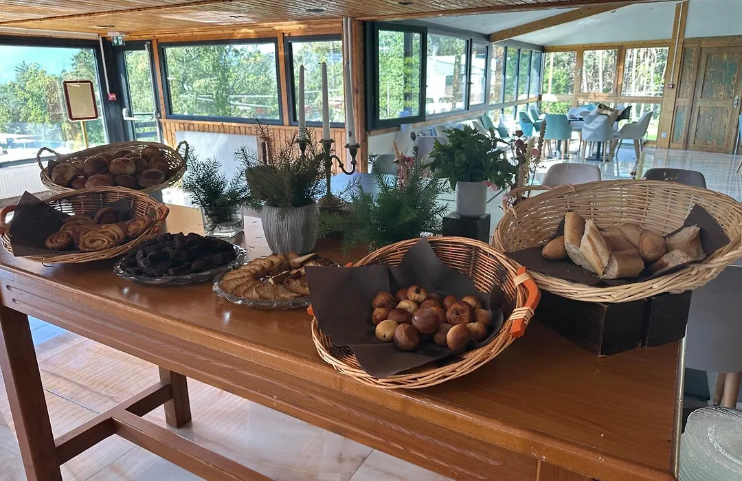 Hotel Parc Les Cigognes-1